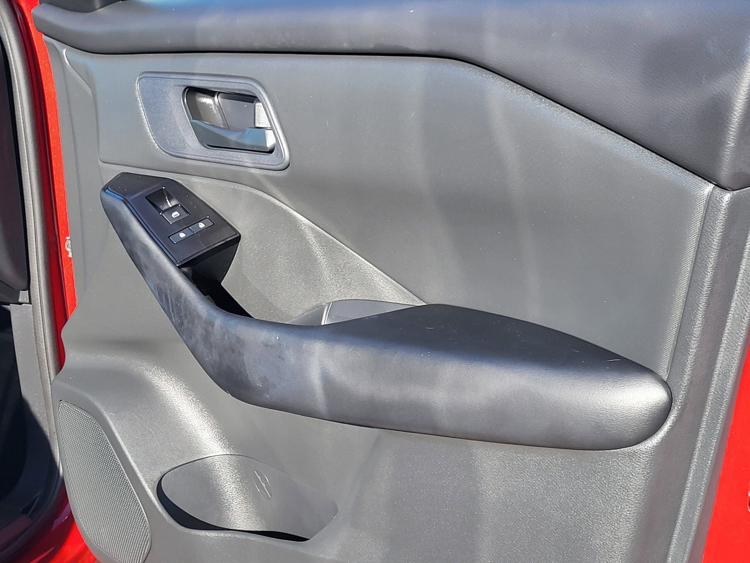 2025 Nissan Rogue - Image 18