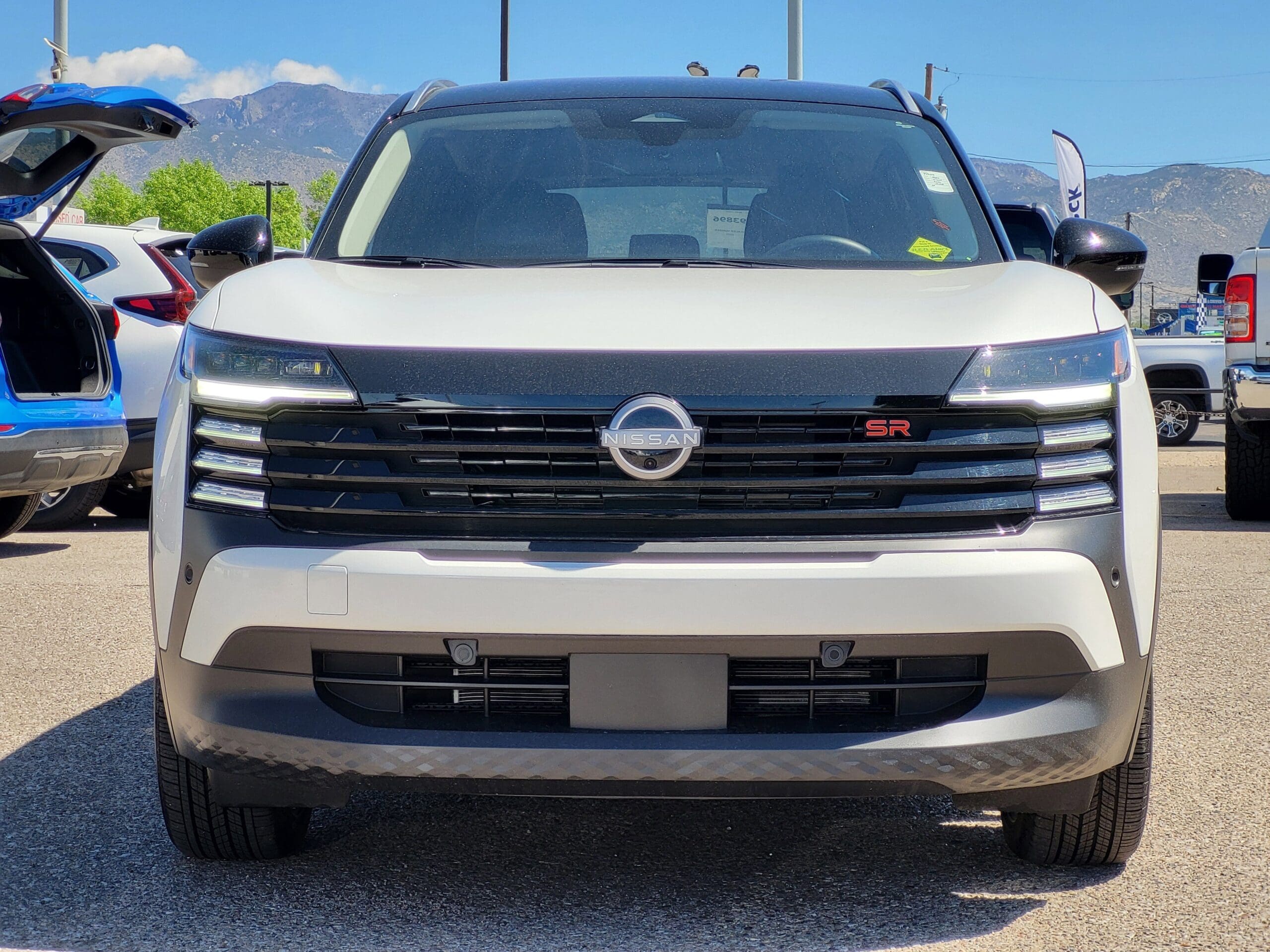 2025 Nissan Kicks - Image 2