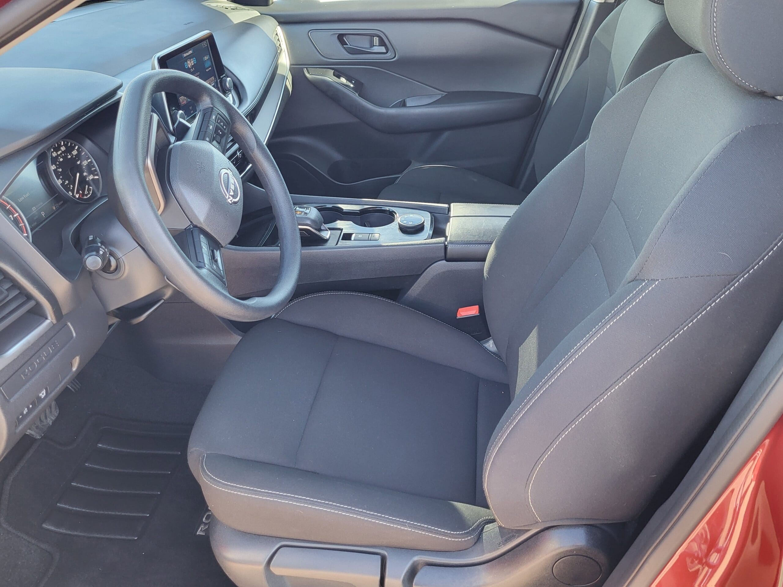 2025 Nissan Rogue - Image 11