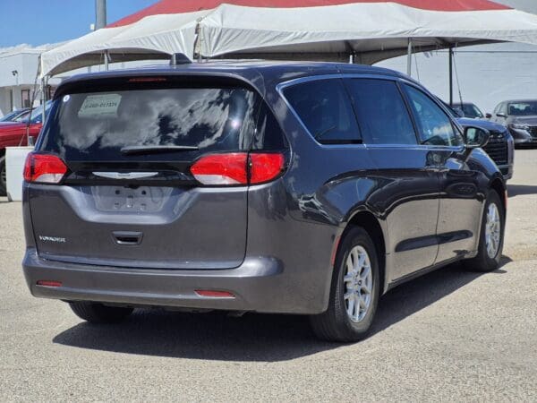 2023 Chrysler Voyager