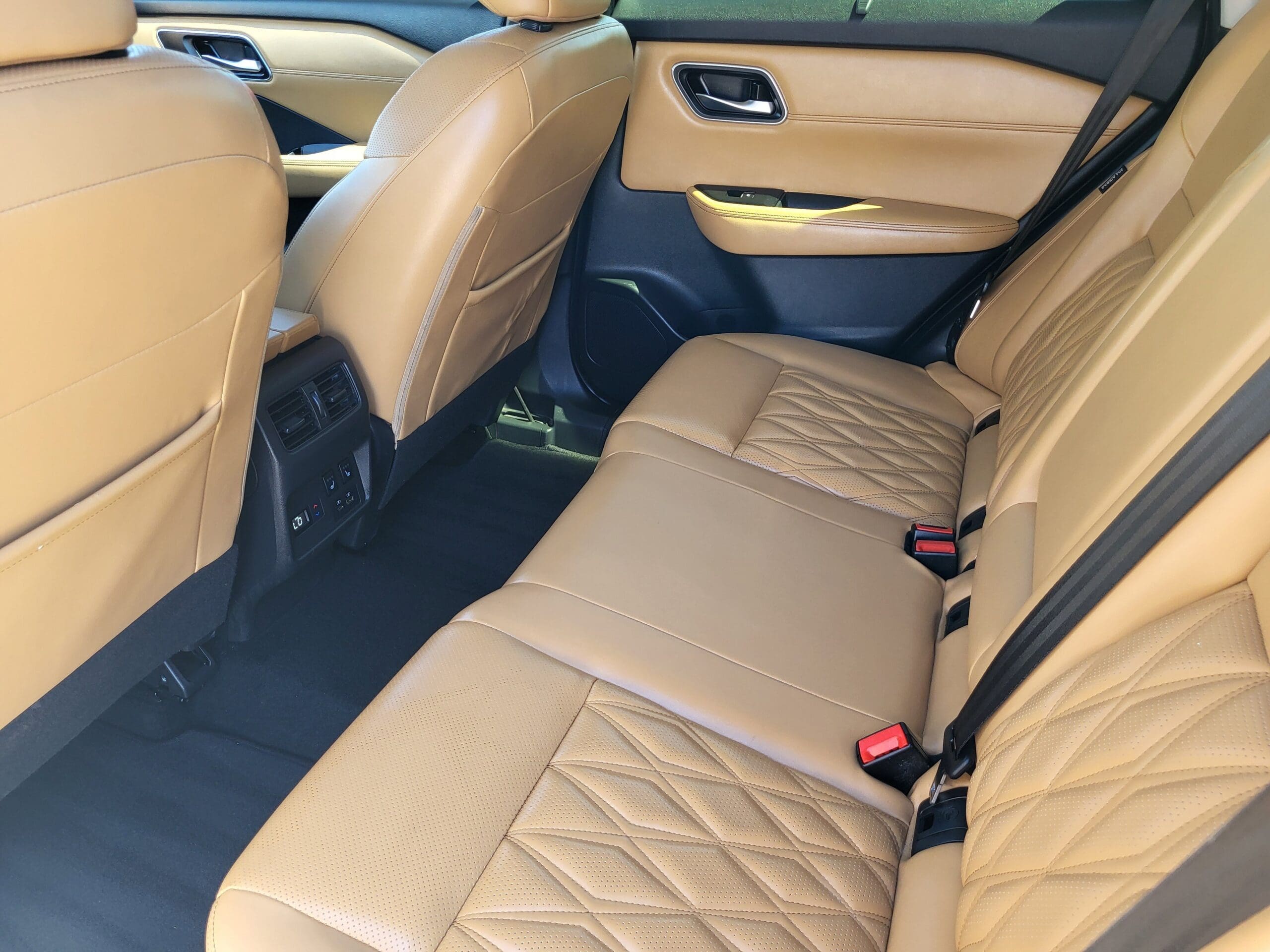 2023 Nissan Rogue - Image 20