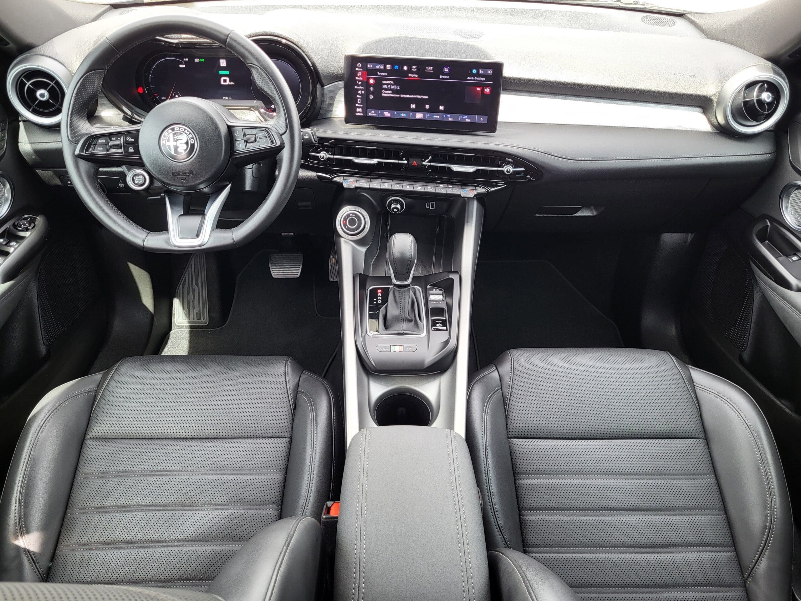 2024 Alfa Romeo Tonale - Image 21