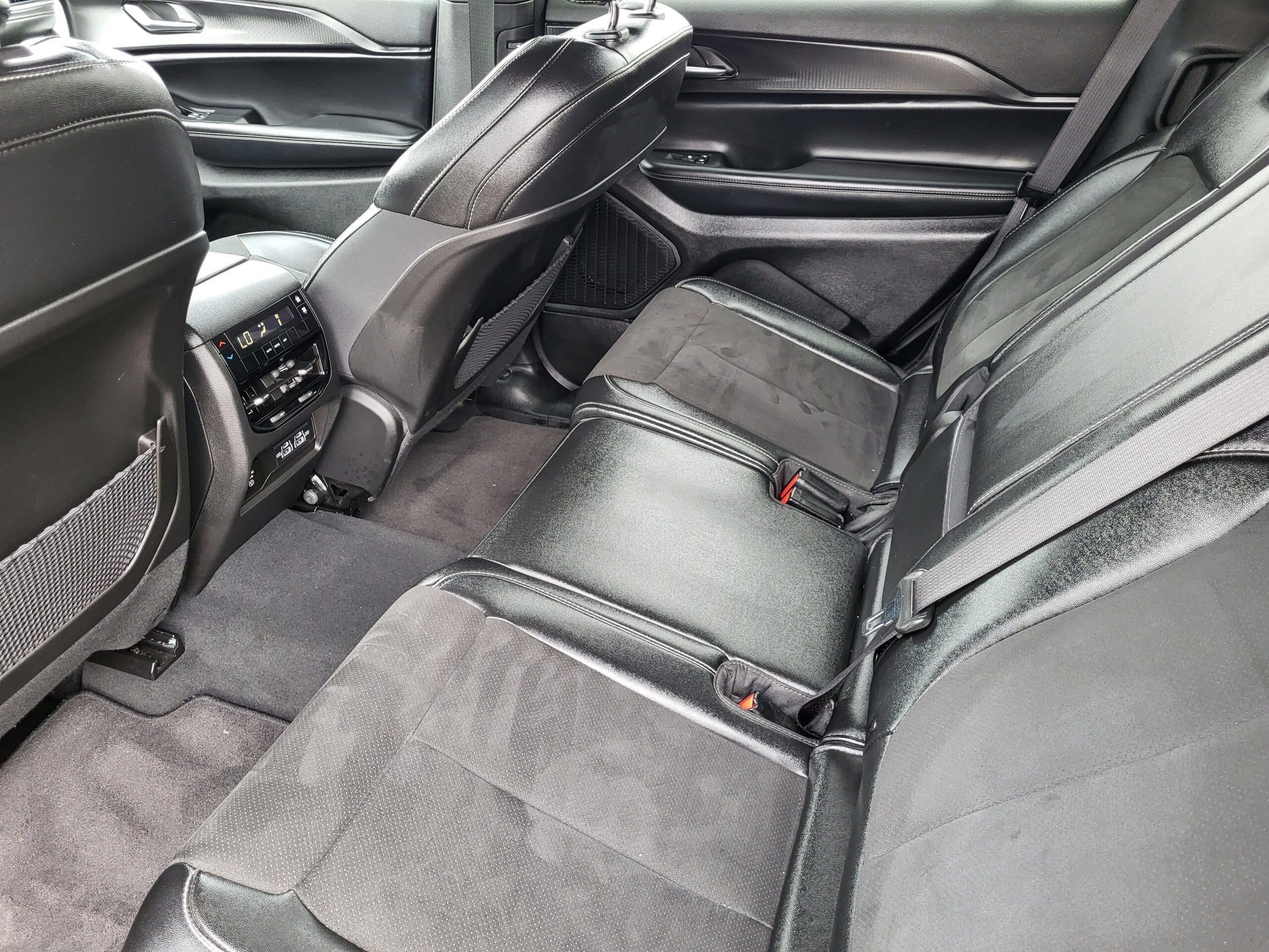 2024 Jeep Grand Cherokee L - Image 19