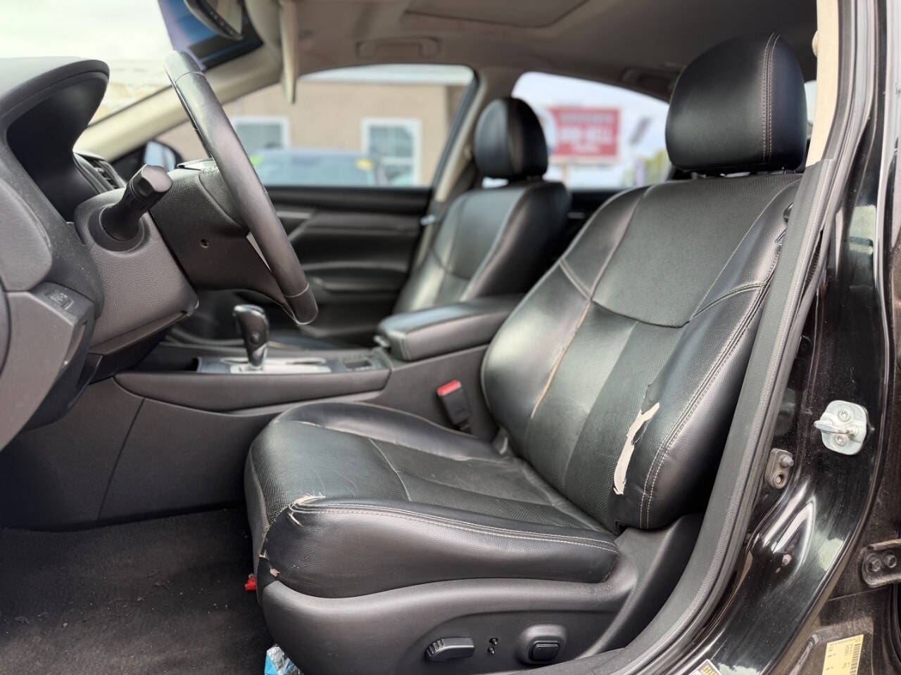 2017 Nissan Altima - Image 12