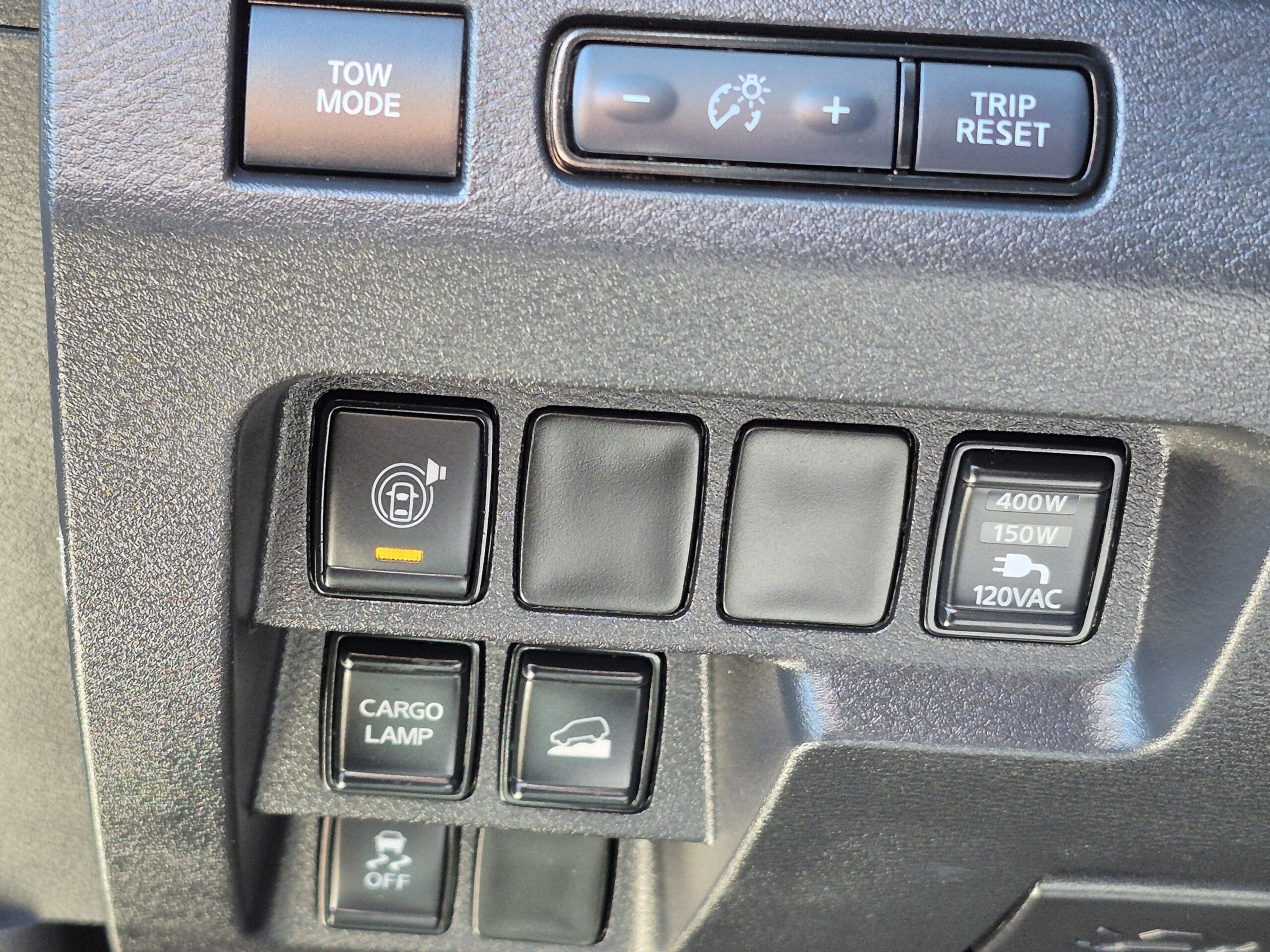 2025 Nissan Frontier - Image 9