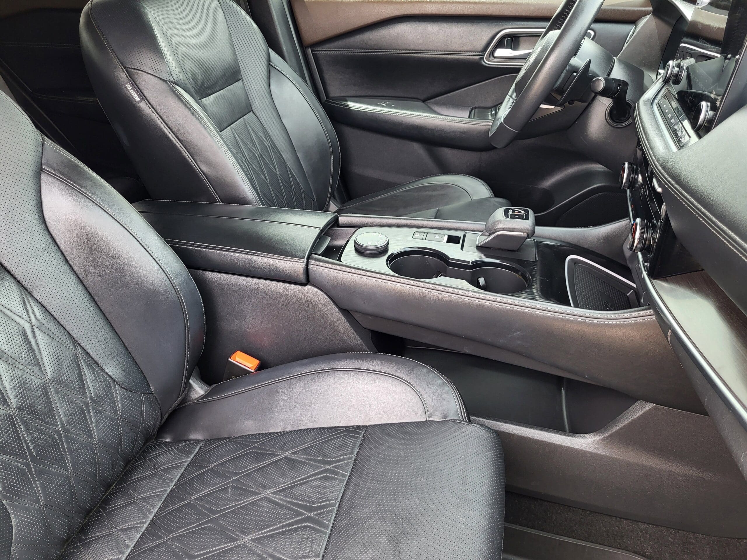 2023 Nissan Rogue - Image 9
