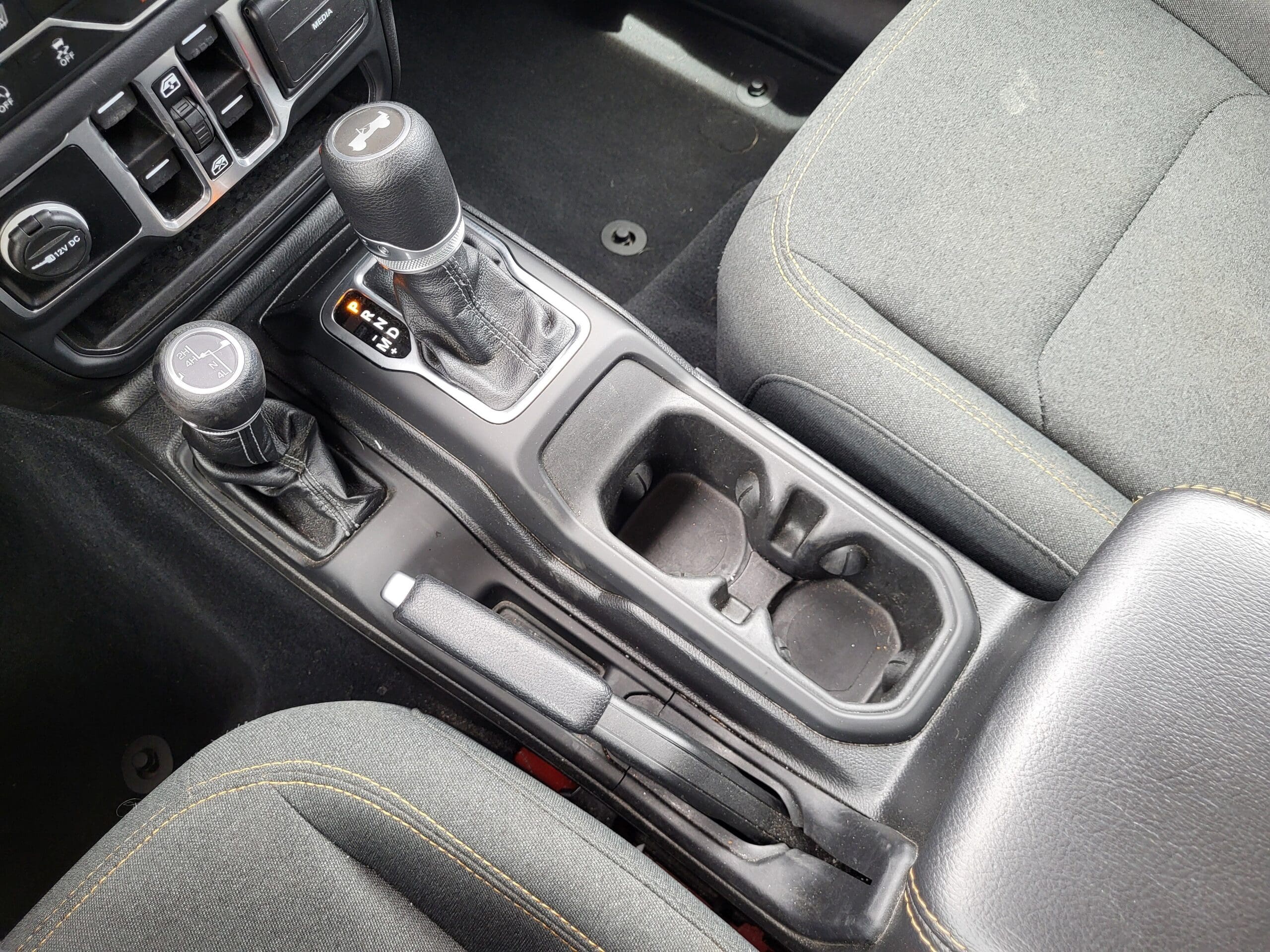 2025 Jeep Wrangler - Image 15
