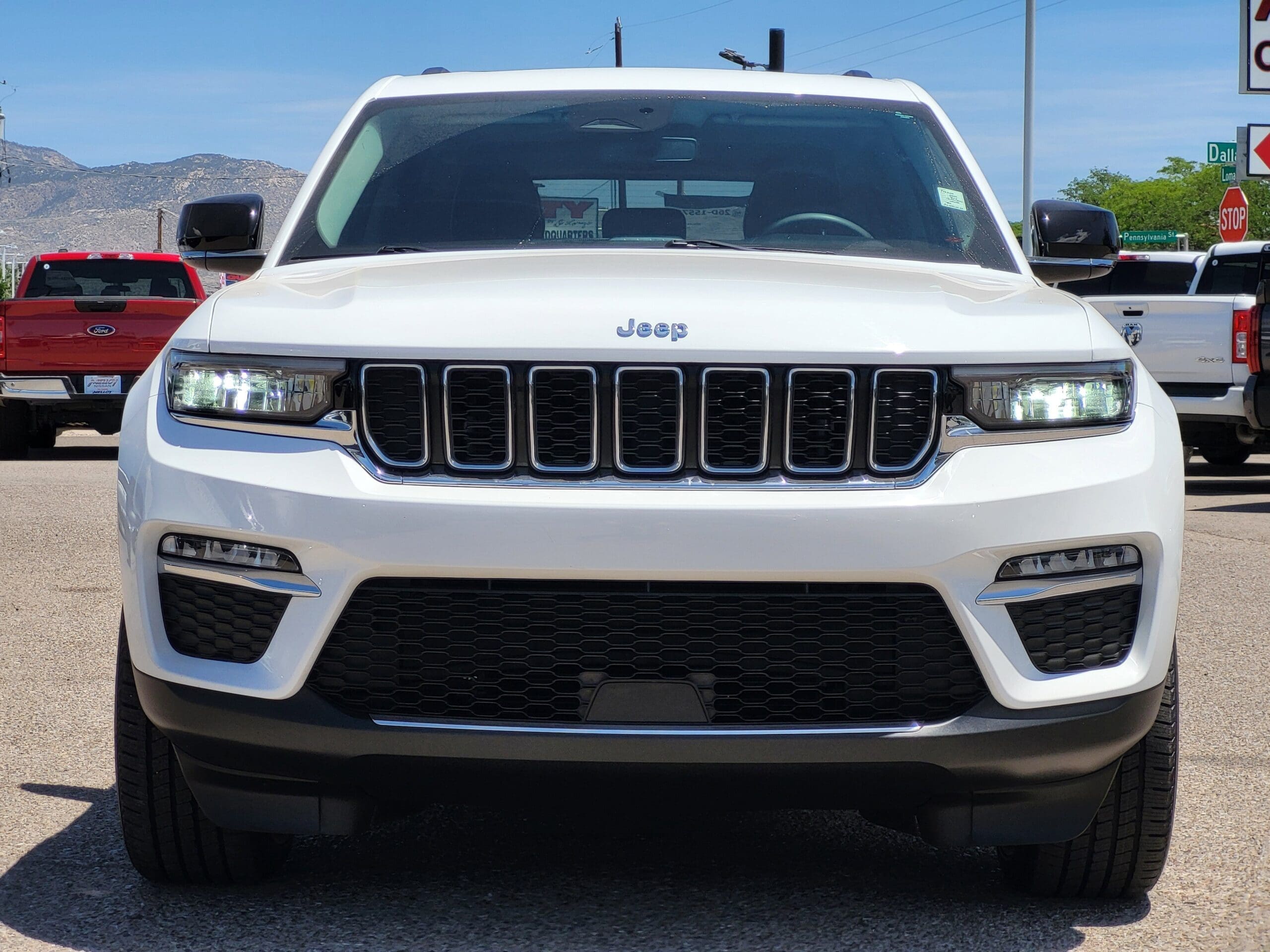 2022 Jeep Grand Cherokee 4xe - Image 2