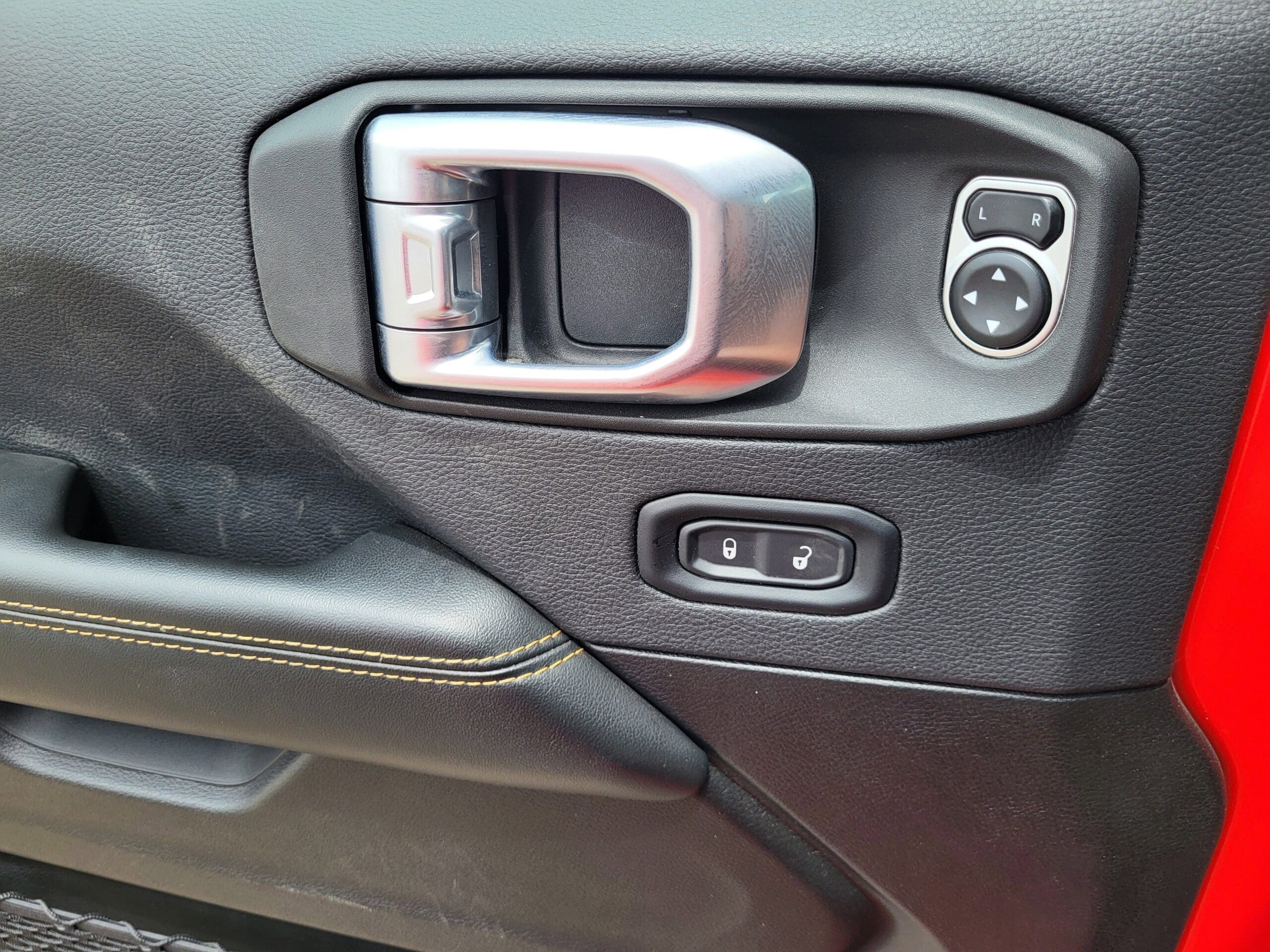2025 Jeep Wrangler - Image 17