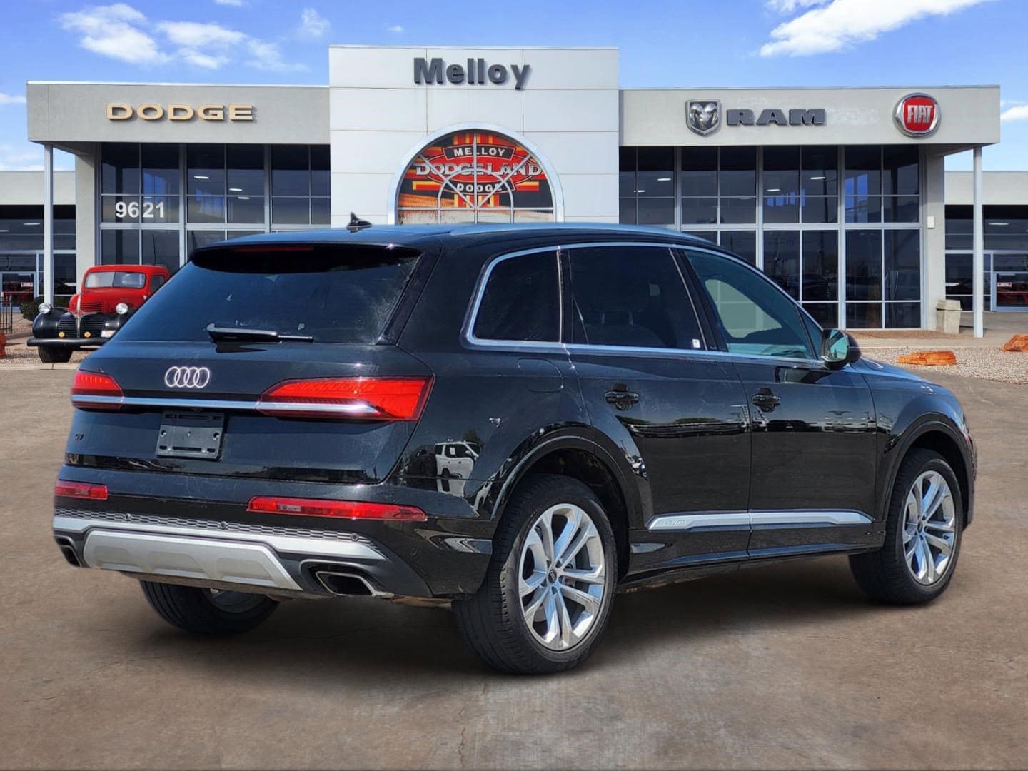 2025 Audi Q7 - Image 4
