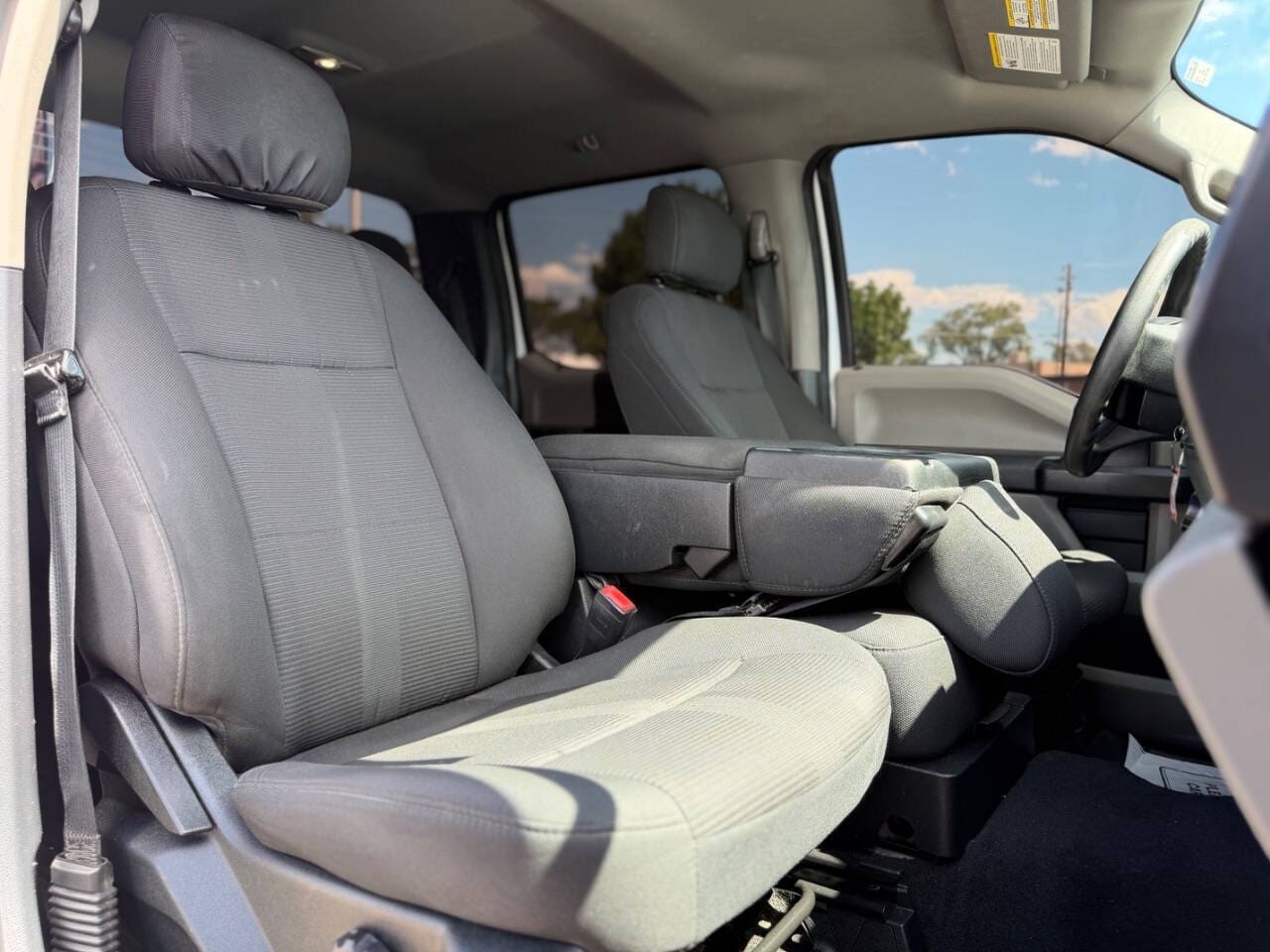 2019 Ford F-150 - Image 12