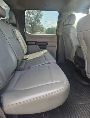 2017 Ford F350 Super Duty Crew Cab - Image 14