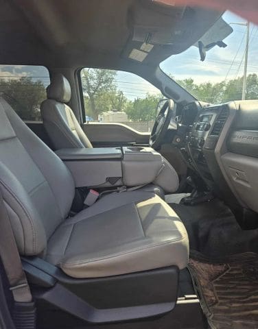 2017 Ford F350 Super Duty Crew Cab - Image 15