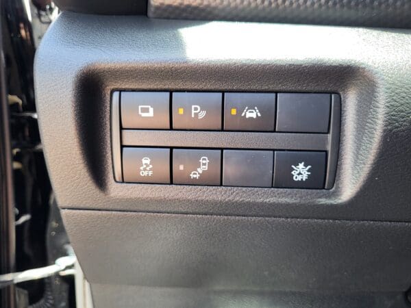 2025 Nissan Kicks Play