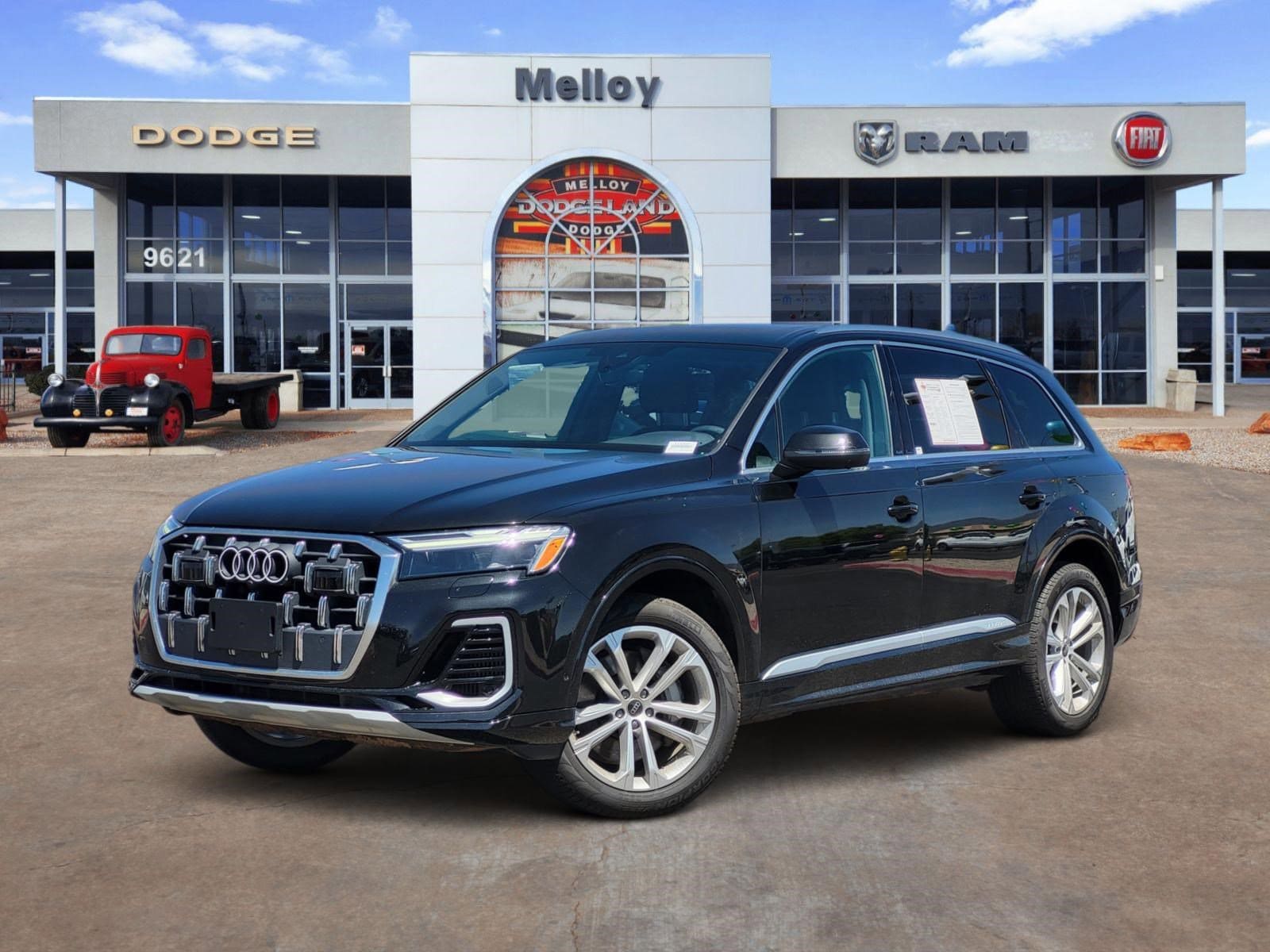 2025 Audi Q7 - Image 5