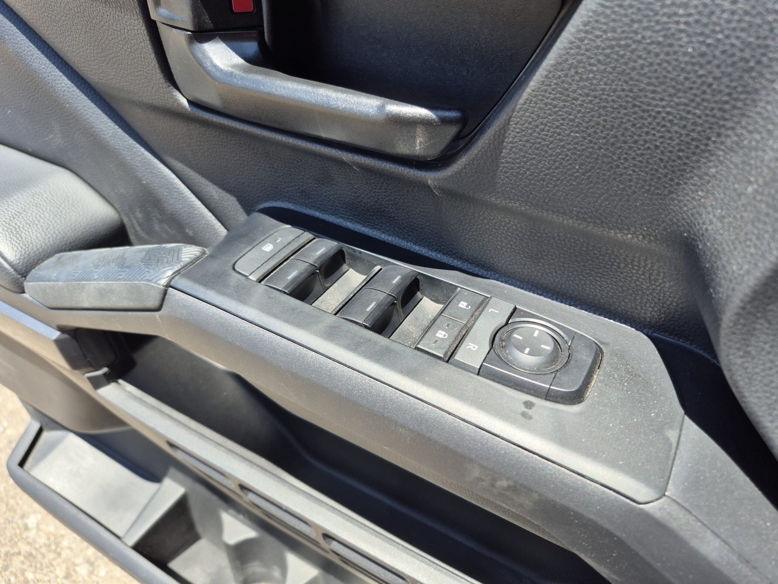 2025 Toyota Tacoma 4WD - Image 10