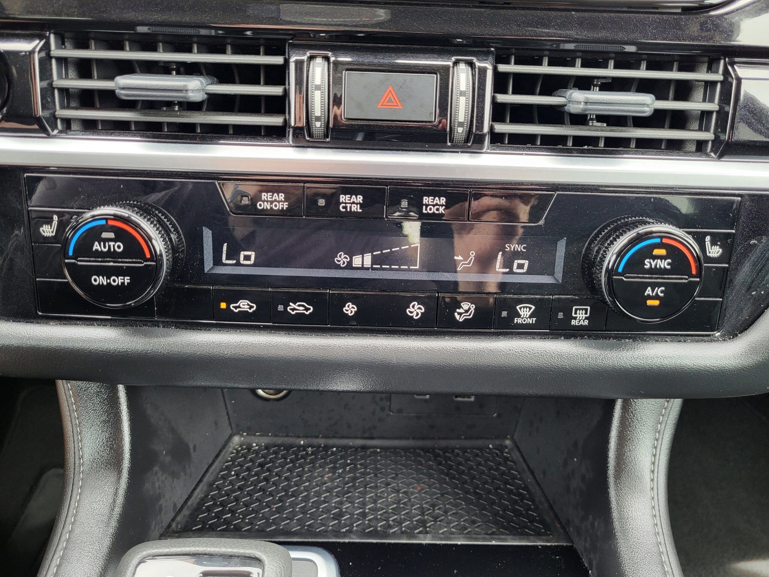 2025 Nissan Pathfinder - Image 12