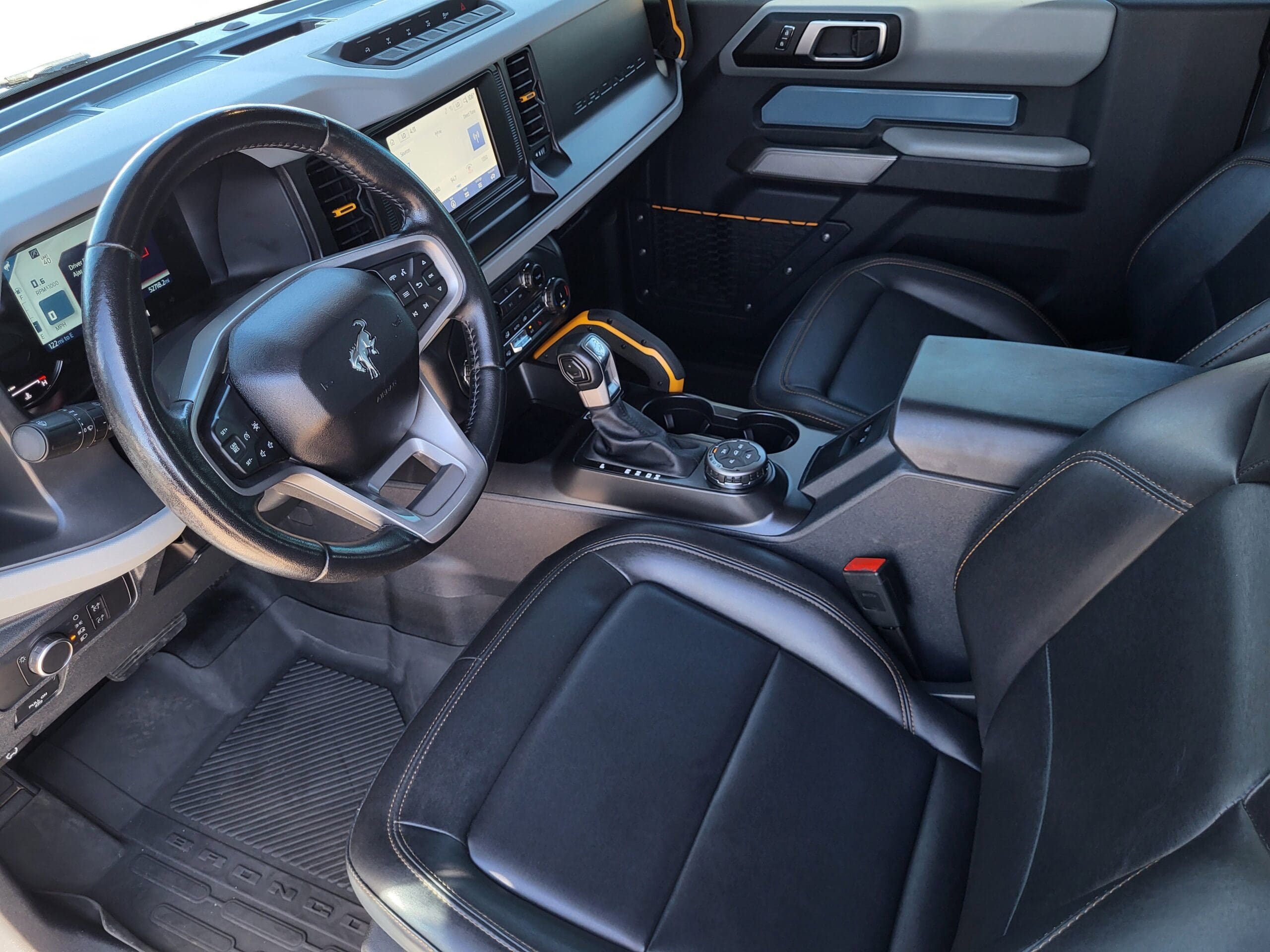 2022 Ford Bronco - Image 8