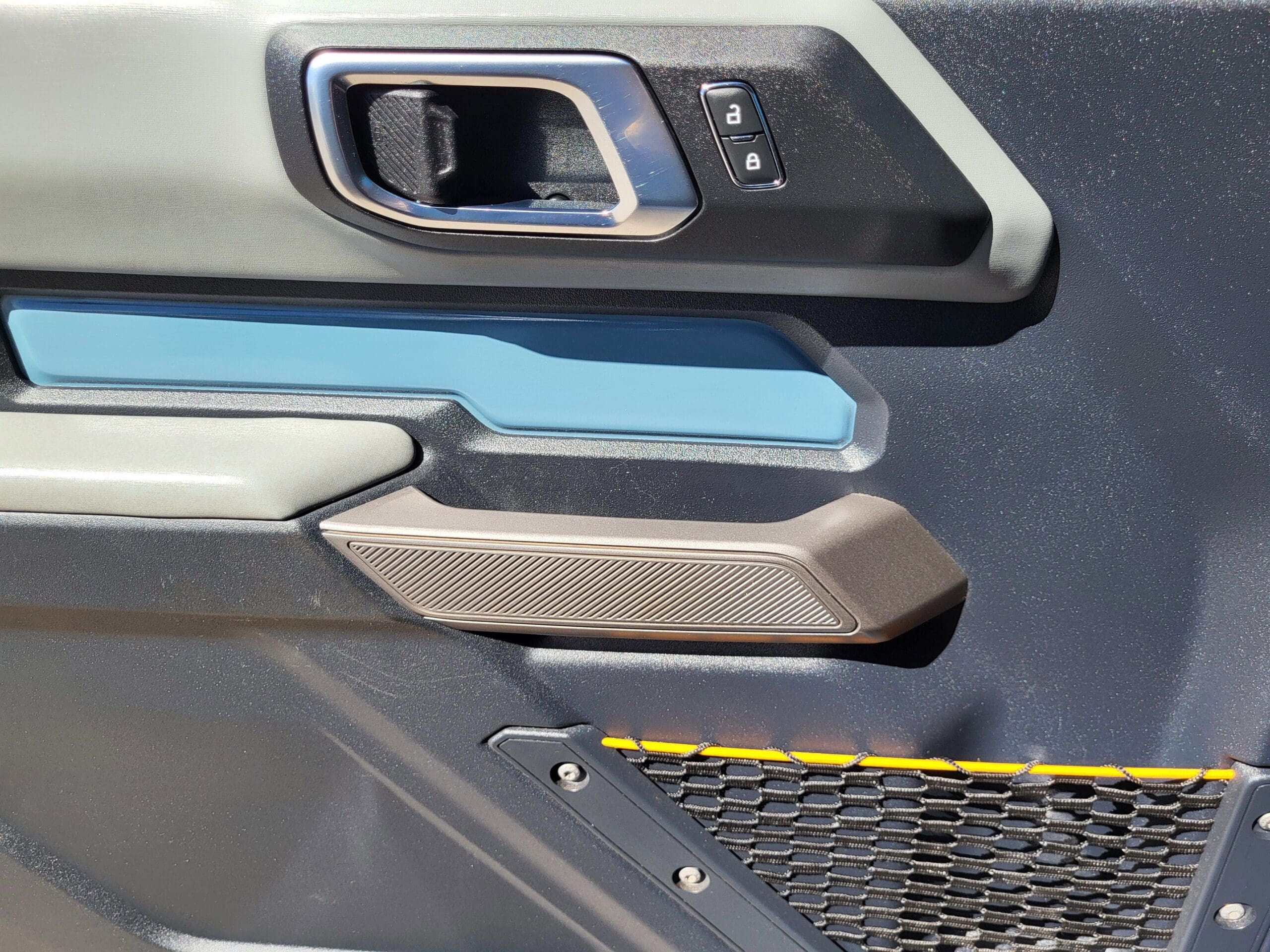 2022 Ford Bronco - Image 16