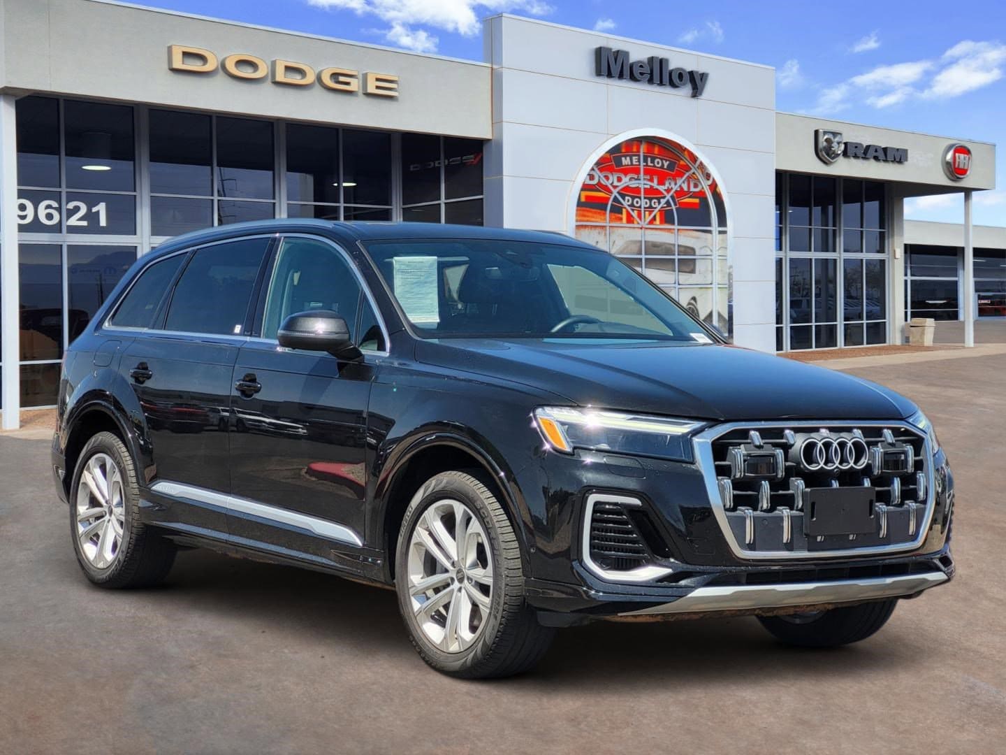 2025 Audi Q7 - Image 6