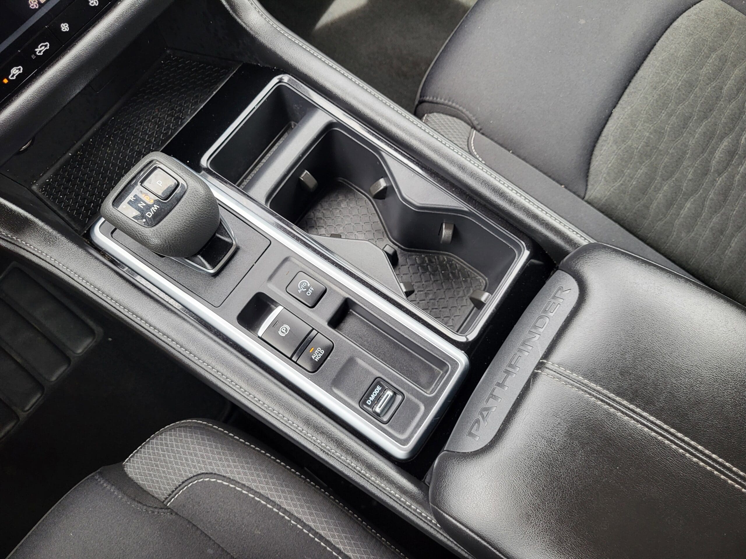 2025 Nissan Pathfinder - Image 13