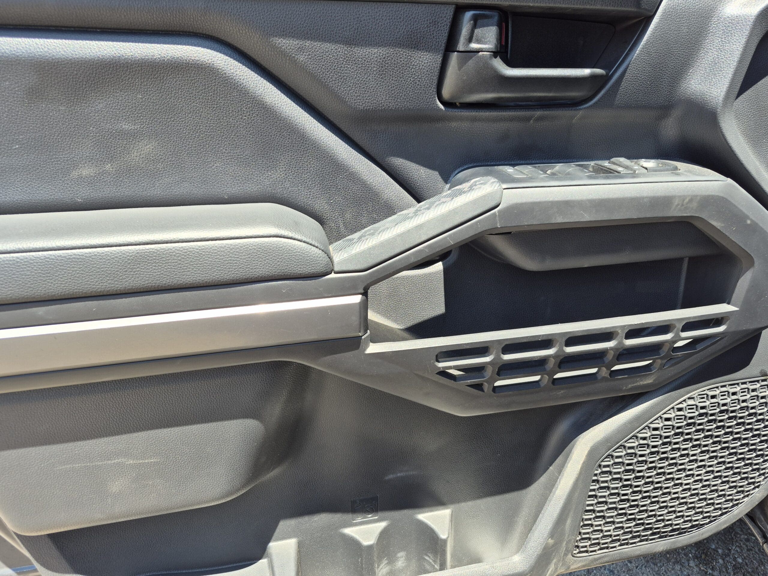 2025 Toyota Tacoma 4WD - Image 11