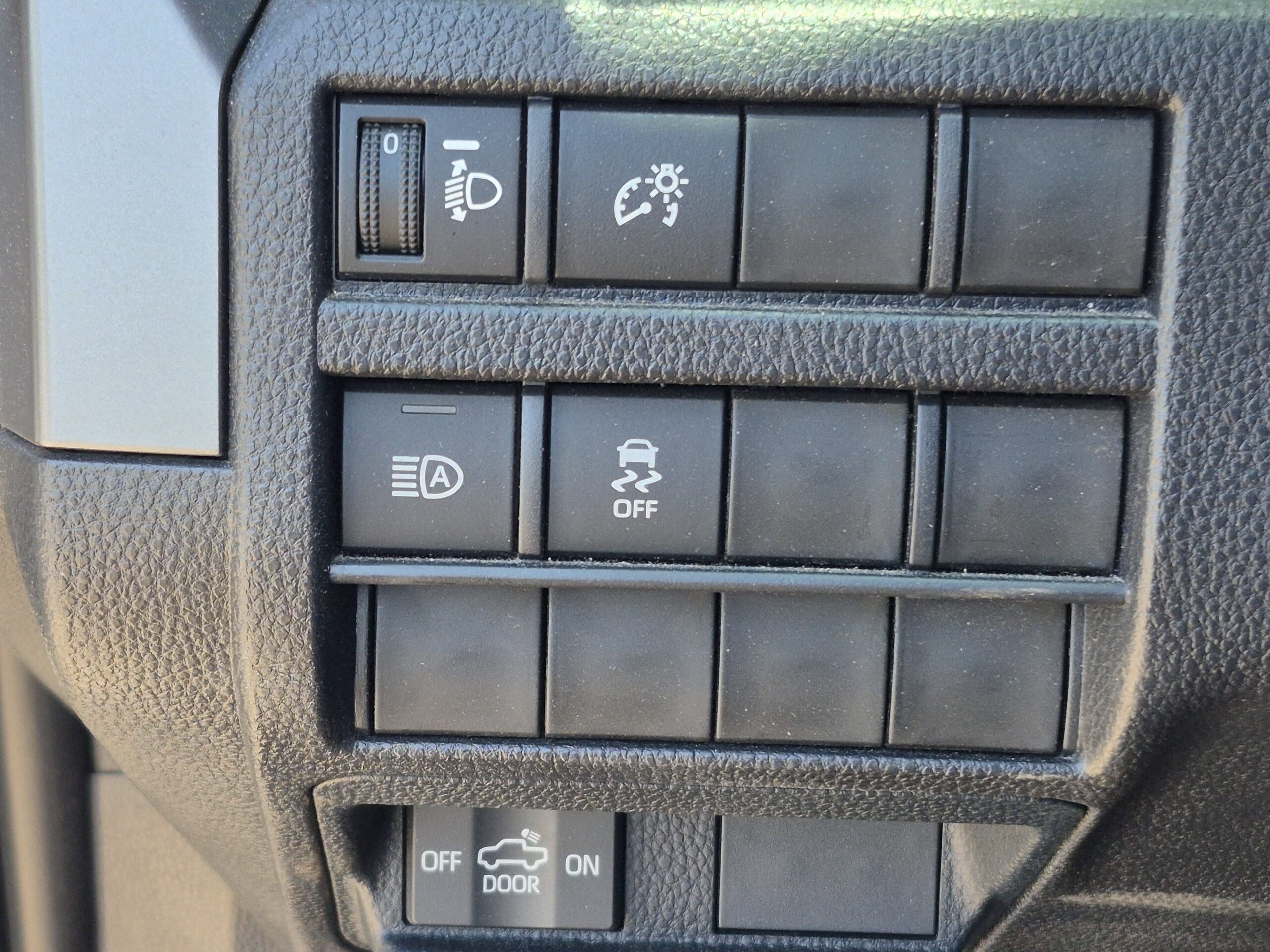 2025 Toyota Tacoma 4WD - Image 31