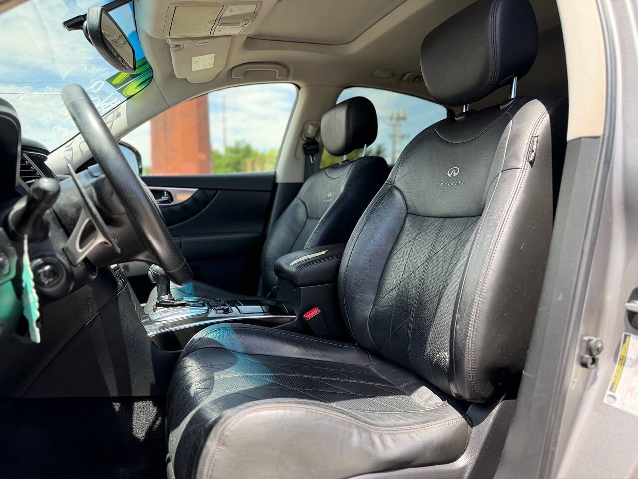 2009 Infiniti FX35 - Image 13