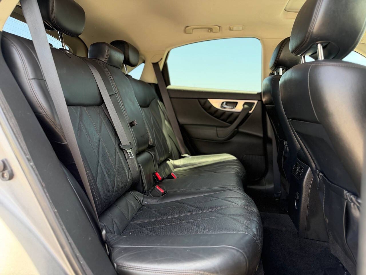 2009 Infiniti FX35 - Image 15