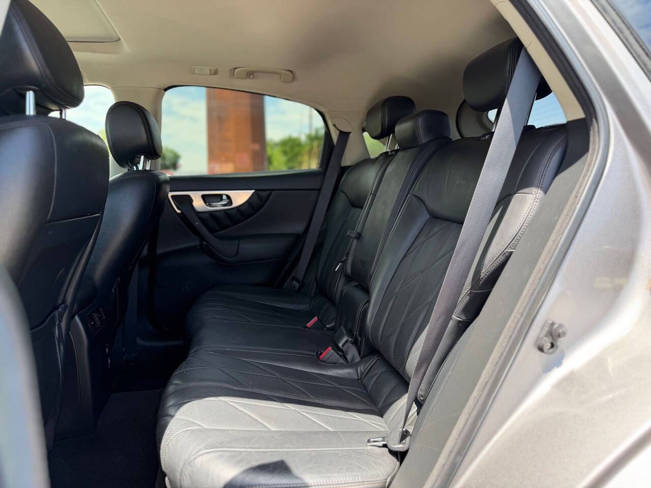 2009 Infiniti FX35 - Image 16