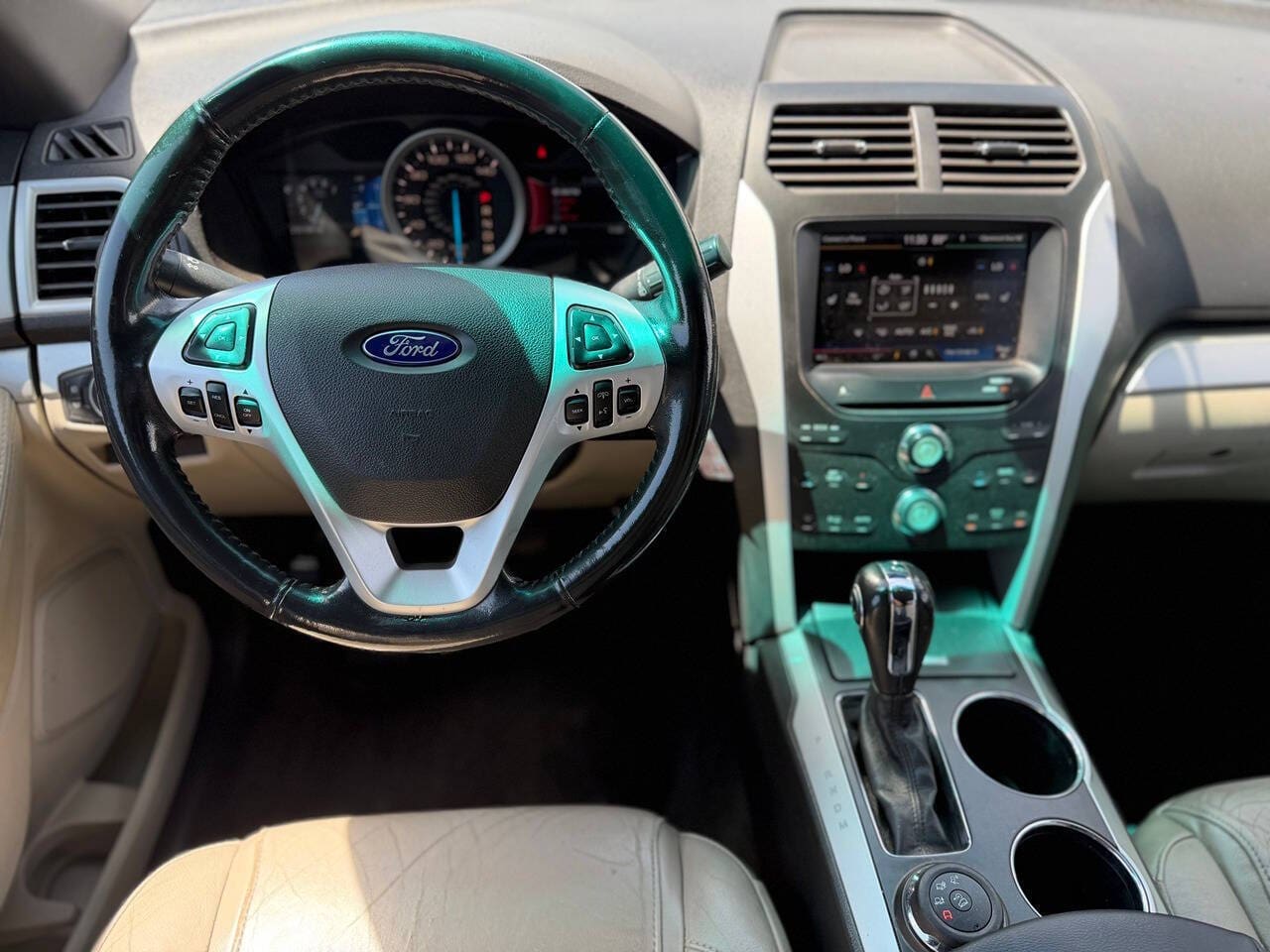 2012 Ford Explorer - Image 13