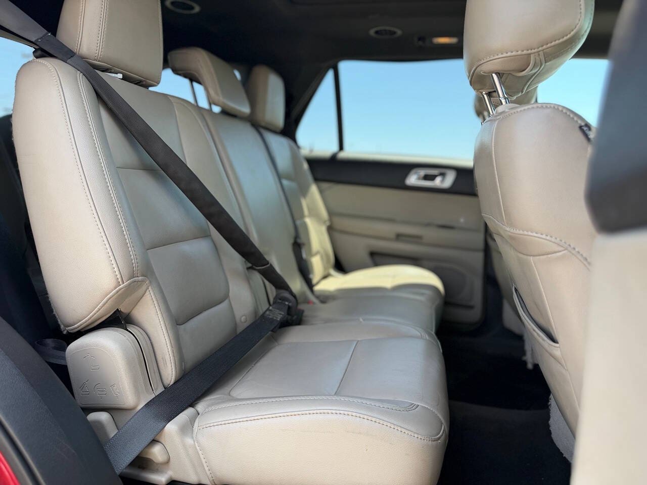 2012 Ford Explorer - Image 16