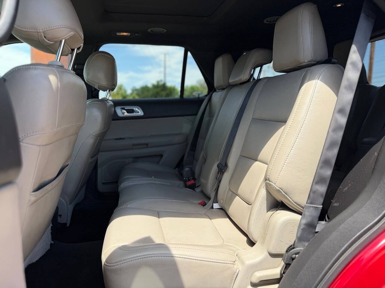 2012 Ford Explorer - Image 17