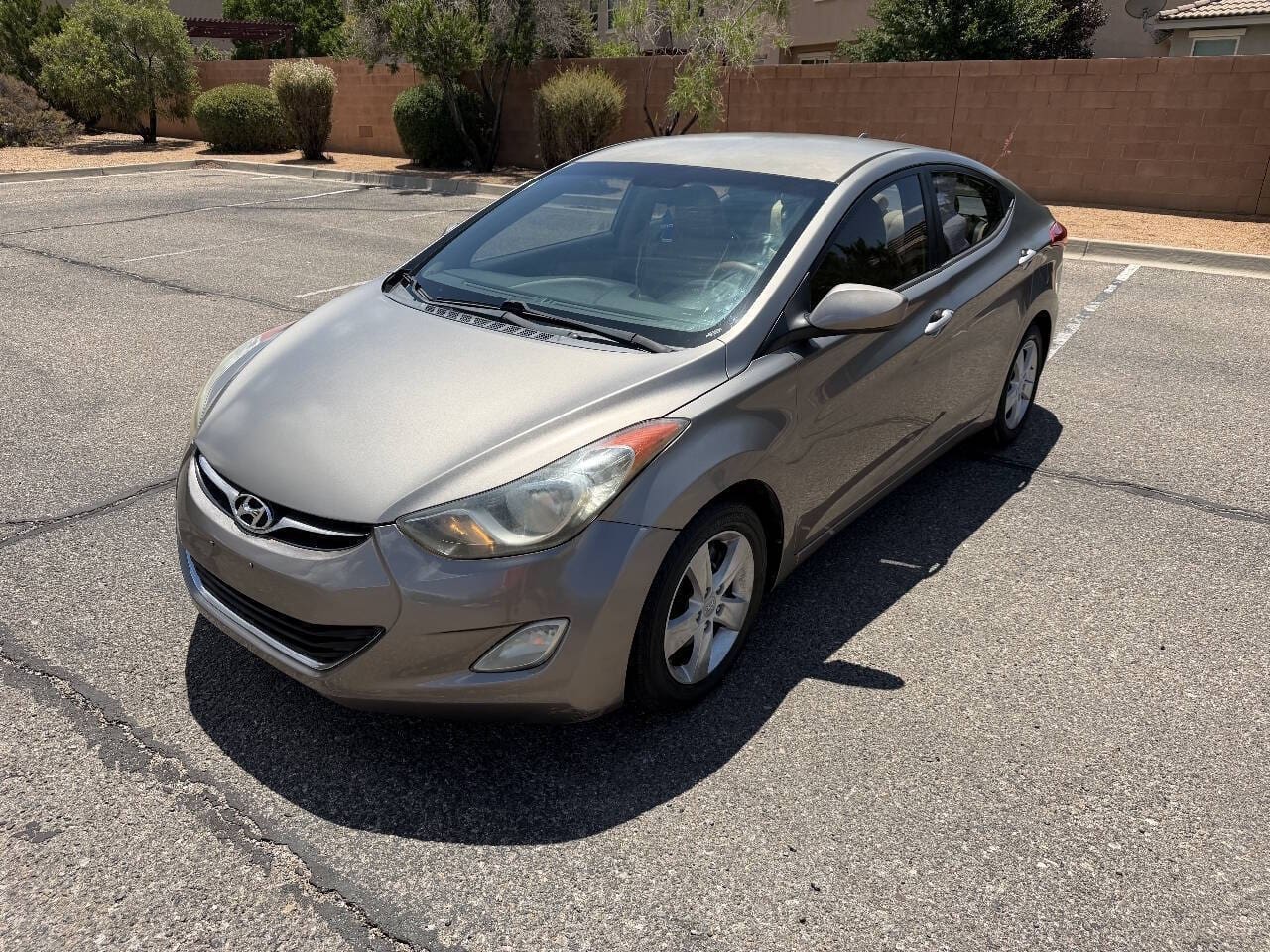 2012 Hyundai Elantra - Image 2