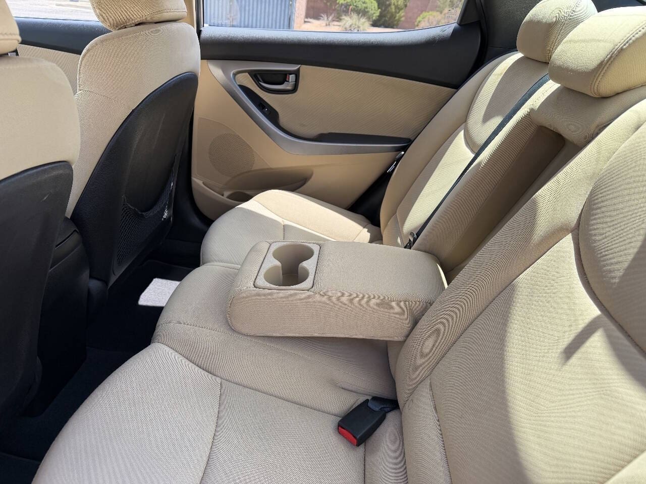 2012 Hyundai Elantra - Image 11