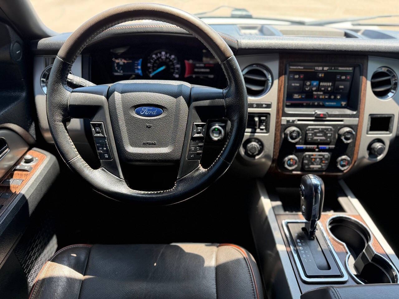 2015 Ford Expedition EL - Image 13
