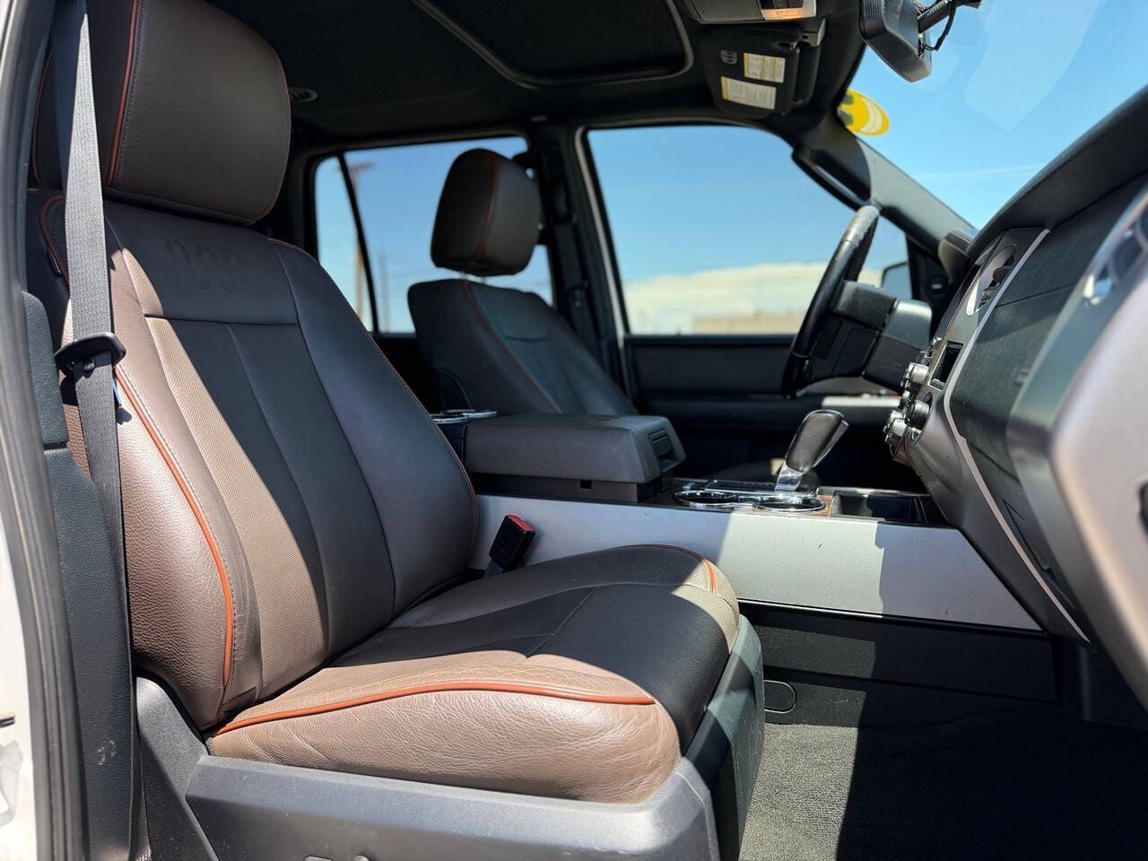 2015 Ford Expedition EL - Image 16