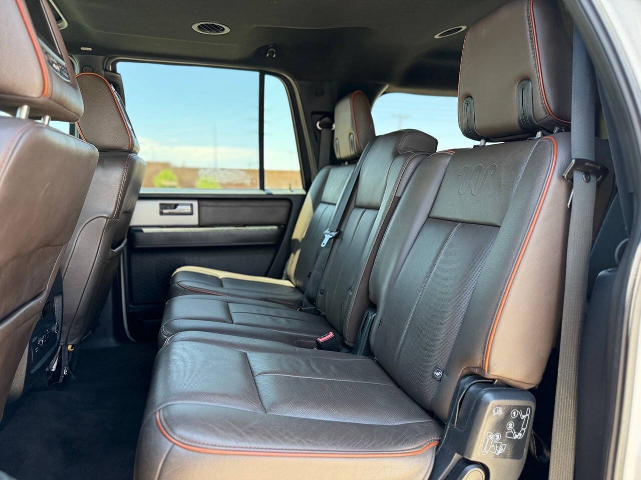 2015 Ford Expedition EL - Image 18