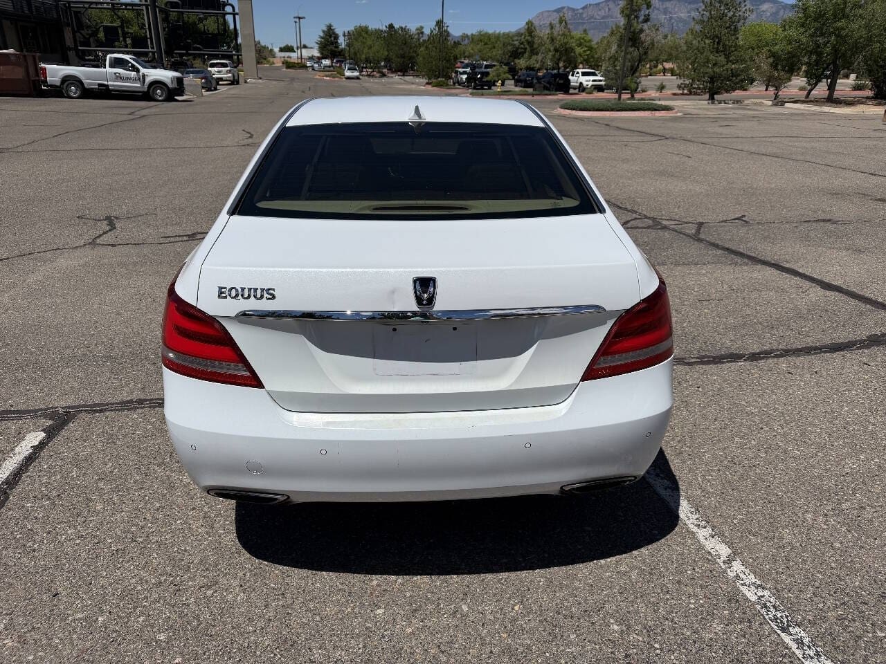 2015 Hyundai Equus - Image 8