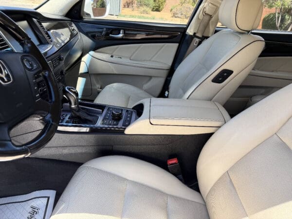 2015 Hyundai Equus