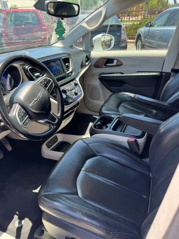 2018 Chrysler Pacifica - Image 7