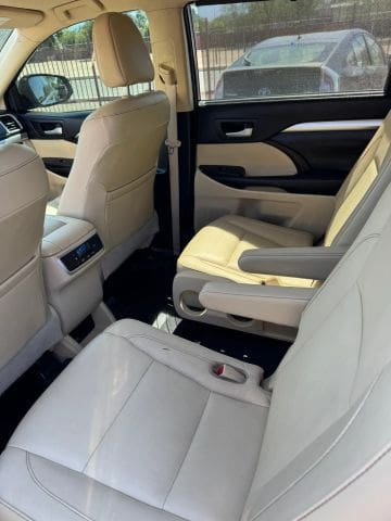 2017 Toyota Highlander - Image 7