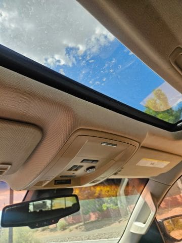 2015 Chevrolet Suburban - Image 10