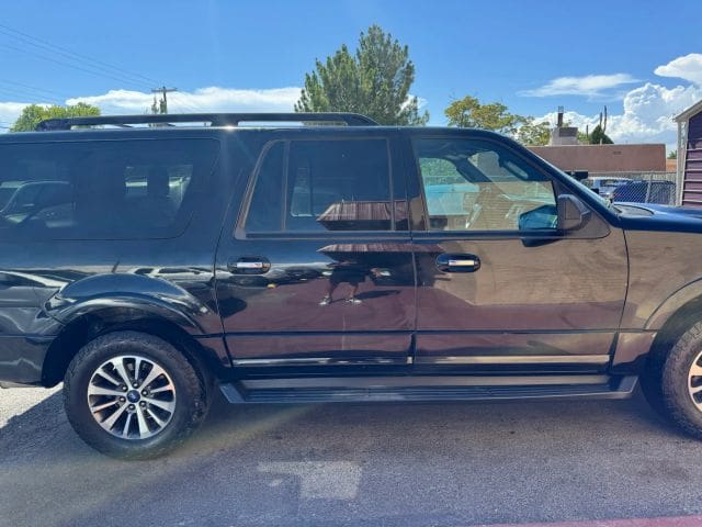 2017 Ford Expedition EL - Image 2