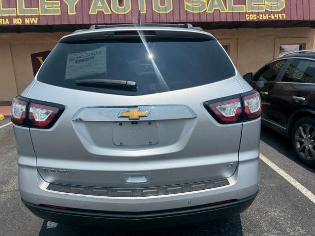 2017 Chevrolet Traverse - Image 4