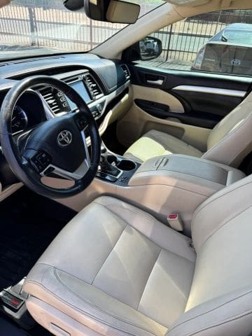 2017 Toyota Highlander - Image 6
