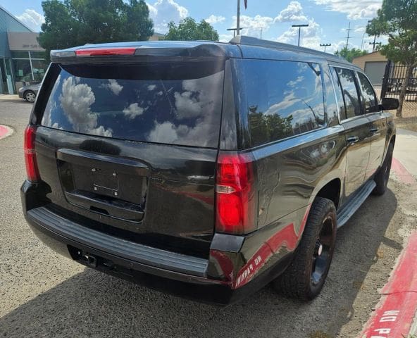 2015 Chevrolet Suburban - Image 3