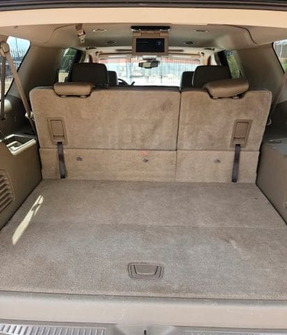 2015 Chevrolet Suburban - Image 13