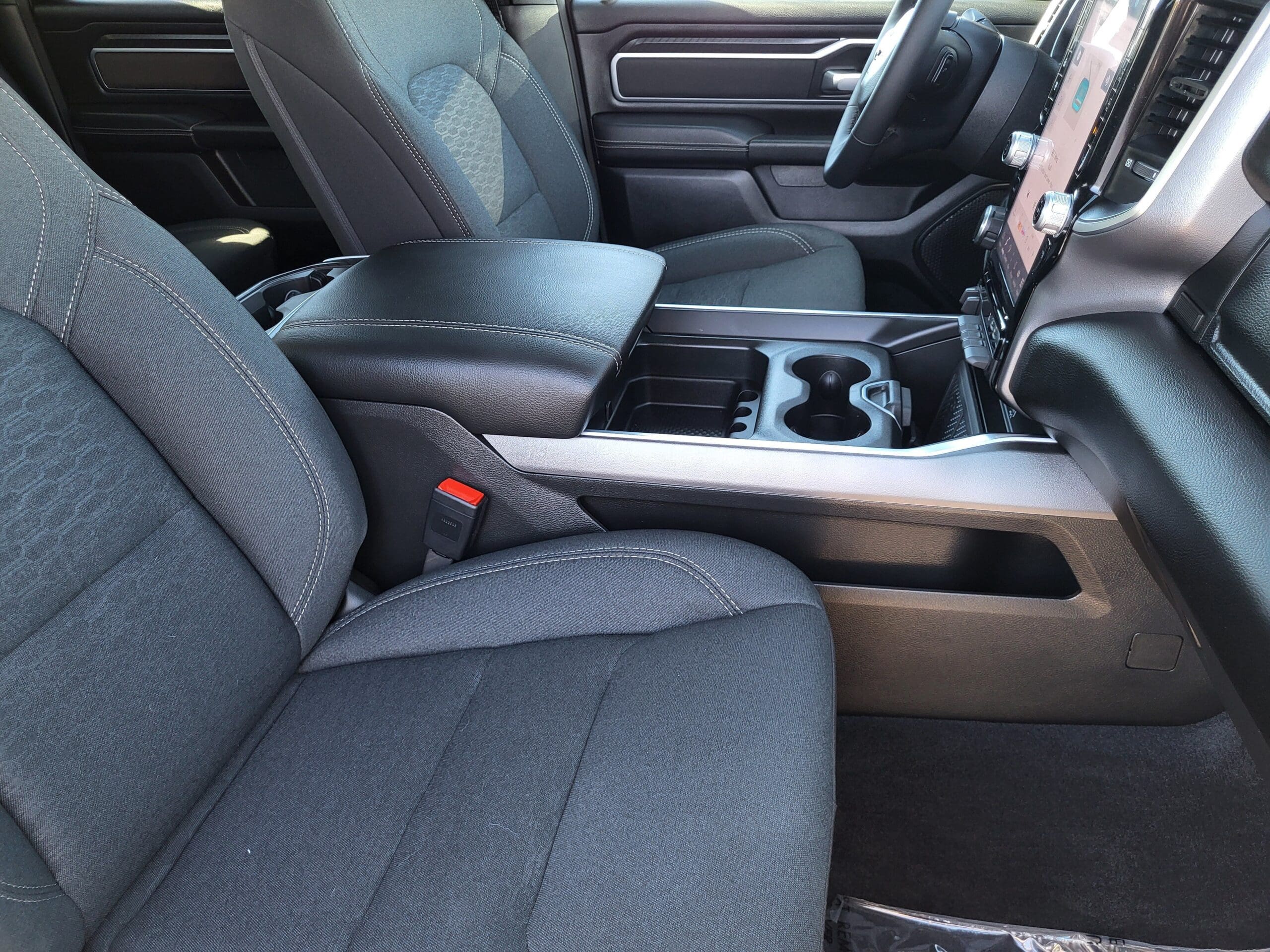 2025 Ram 1500 - Image 15
