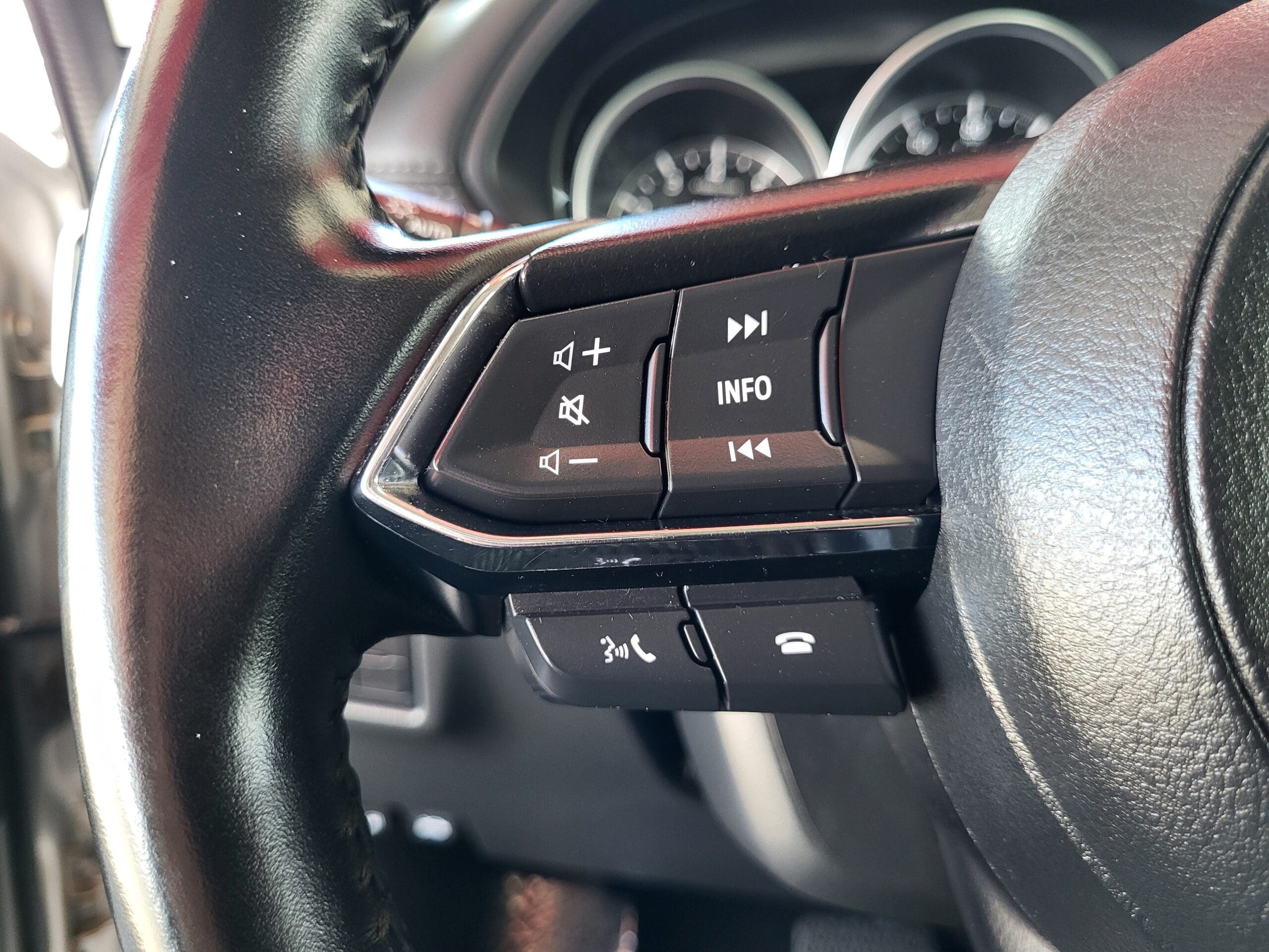 2025 Mazda CX-5 - Image 28